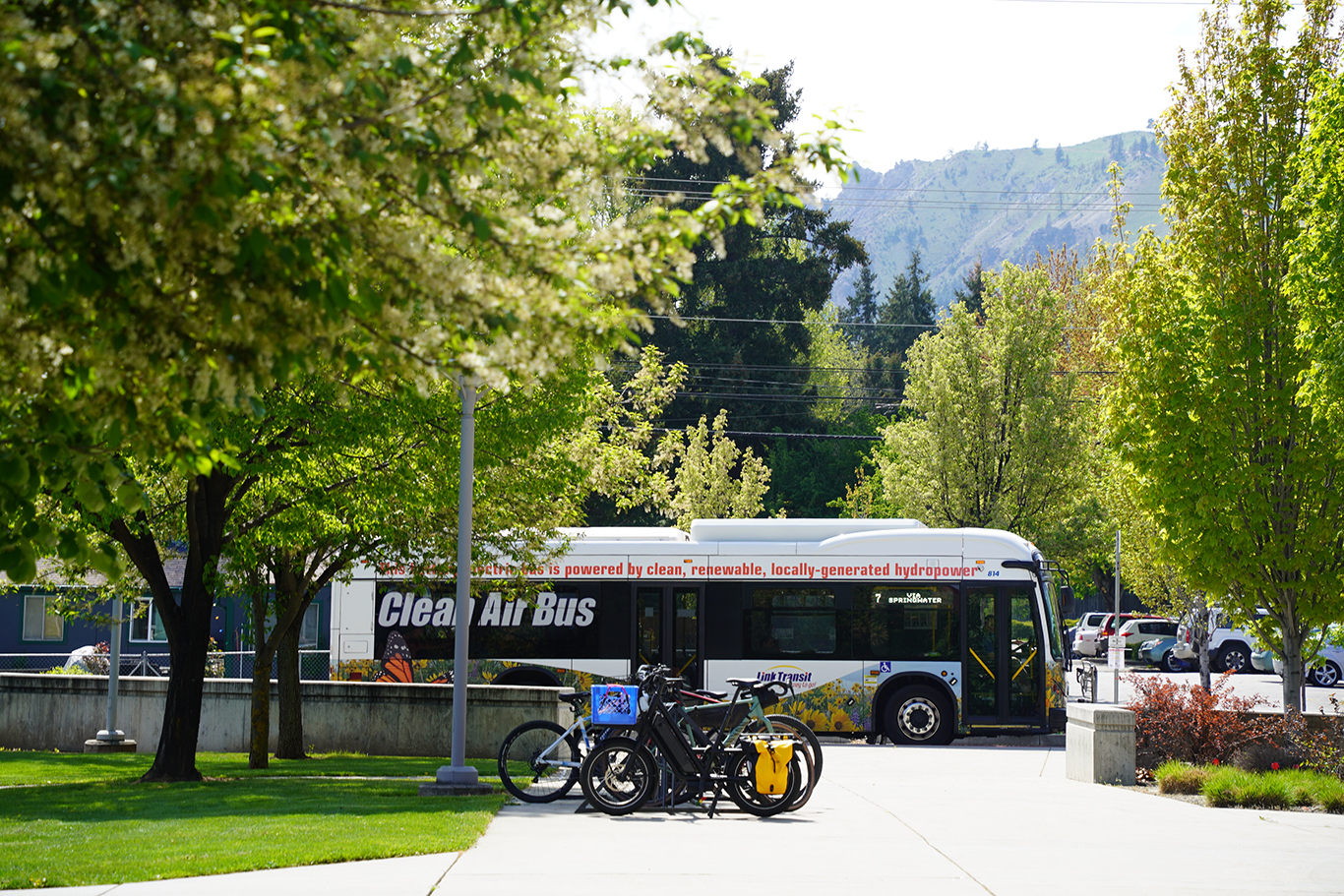 Link Transit bus stop by Wenatchee campus