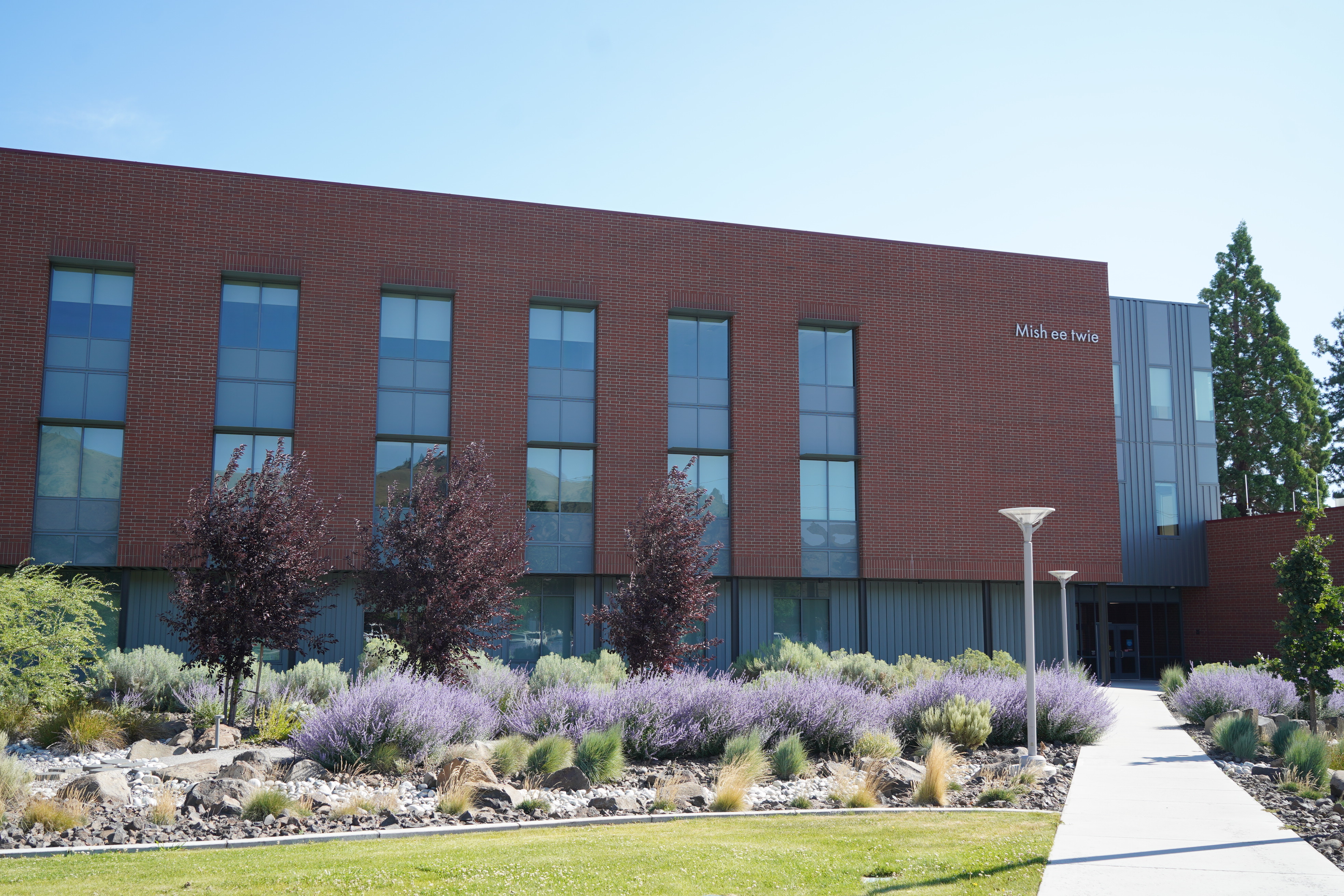 Photograph of Mish ee twie building exterior