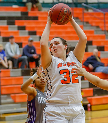 Kelly Poteet Commits to WVC Women's Basketball